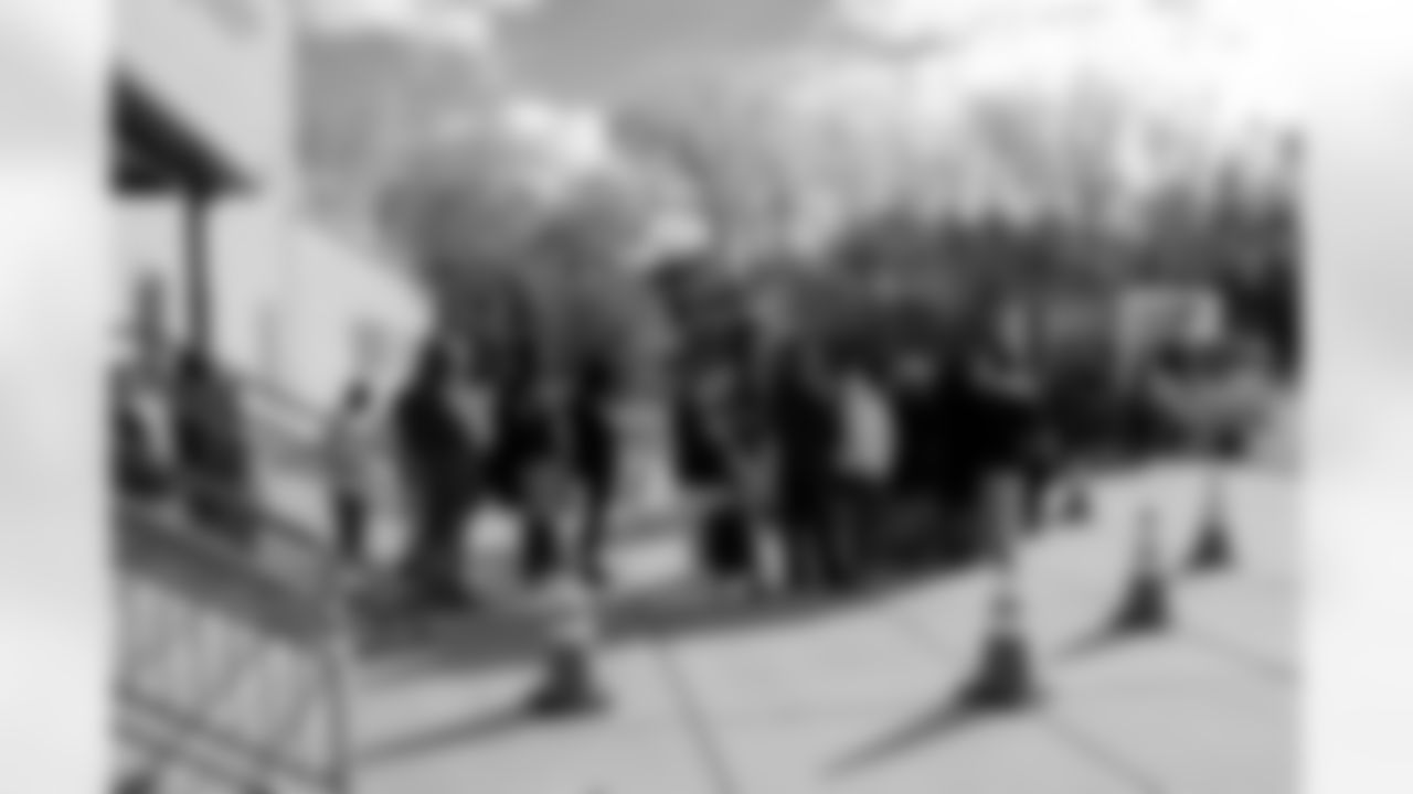 Free Mobile Food Markets, November 01, 2025 at #94 West Hertel Academy.