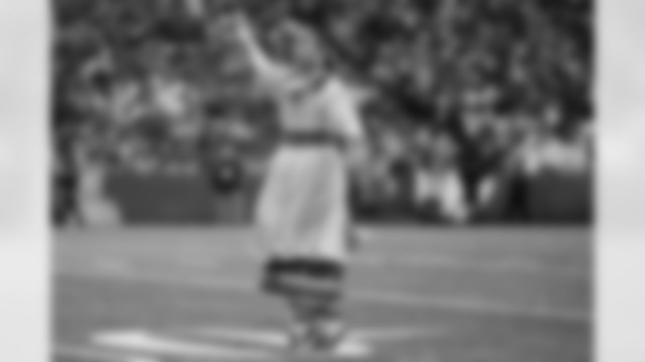 Buffalo Bills vs Tampa Bay Buccaneers, Regular Season, November 16, 2025 at Highmark Stadium.