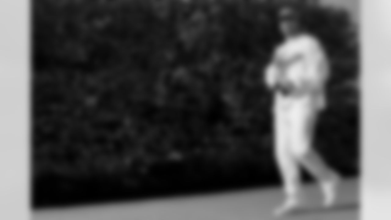 Dalton Kincaid (86). Buffalo Bills vs New England Patriots, Regular Season, October 05, 2025 at Highmark Stadium.