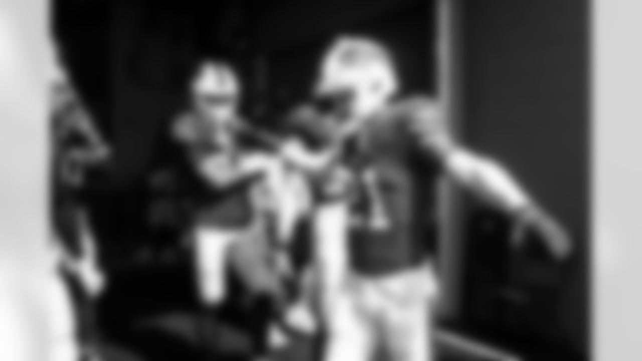 Miami Dolphins vs Buffalo Bills, Regular Season, November 09, 2025 at Hard Rock Stadium.