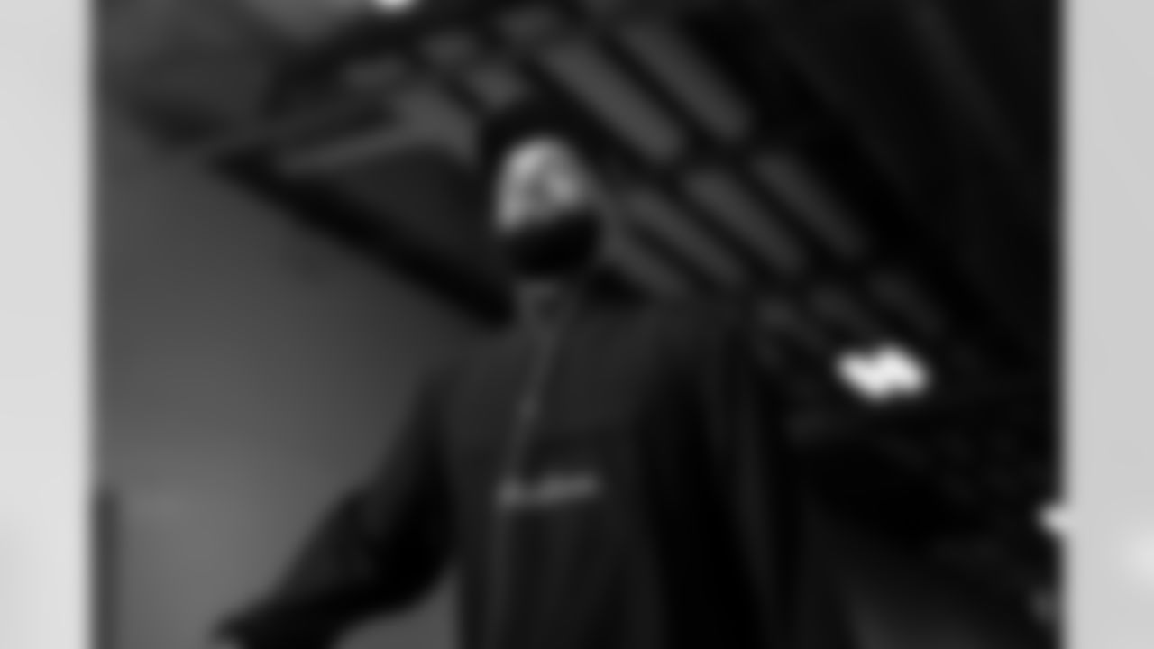 Pittsburgh Steelers vs Buffalo Bills, Regular Season, November 30, 2025 at Acrisure Stadium.