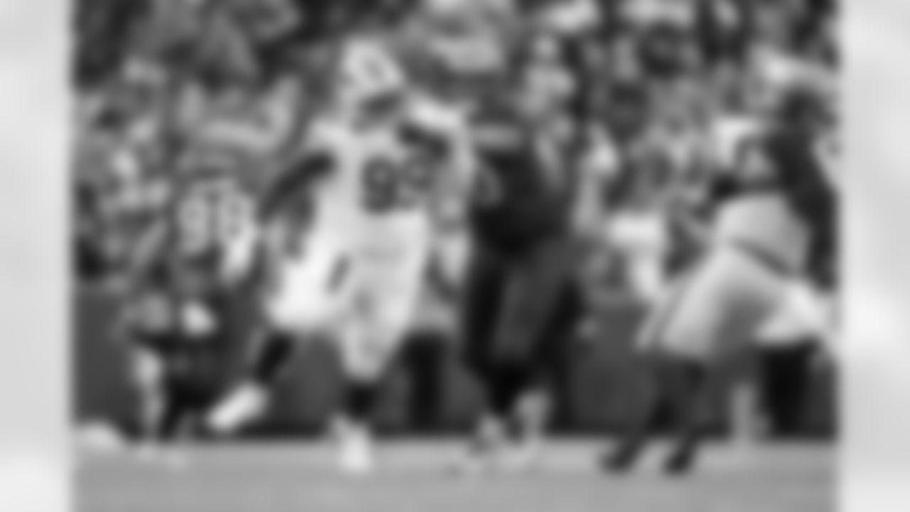 Buffalo Bills vs Tampa Bay Buccaneers, Regular Season, November 16, 2025 at Highmark Stadium.