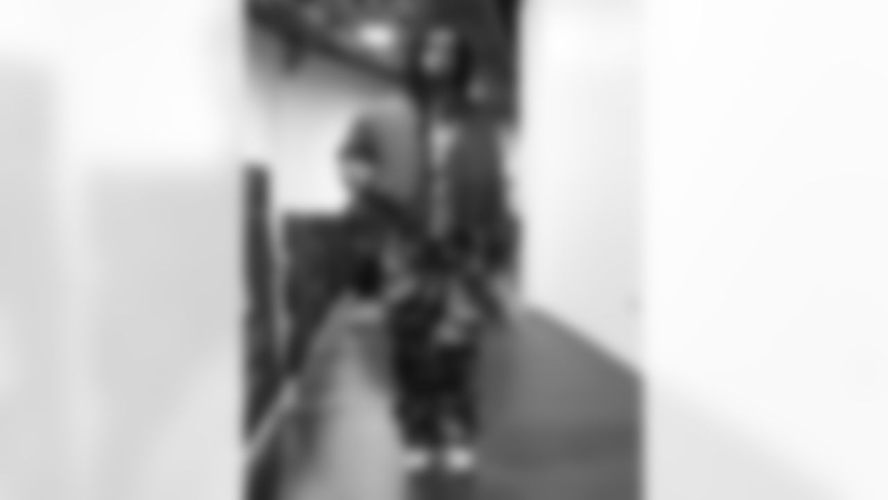 Pittsburgh Steelers vs Buffalo Bills, Regular Season, November 30, 2025 at Acrisure Stadium.