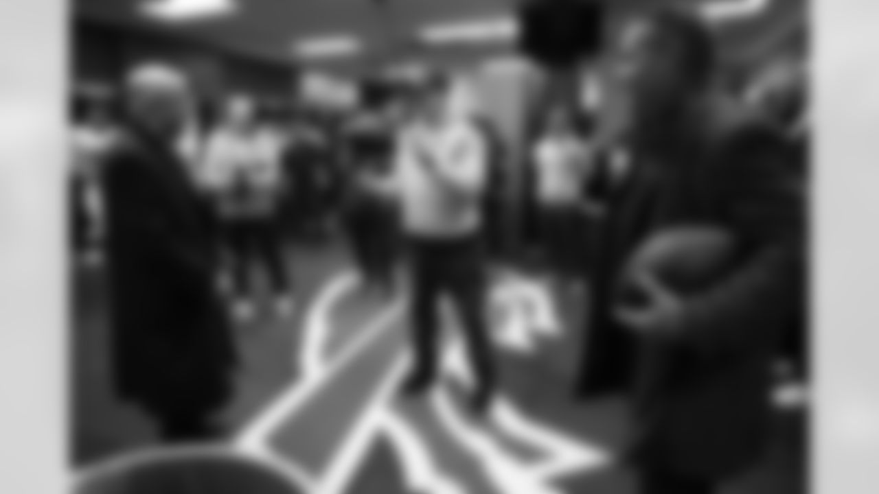 Buffalo Bills vs Tampa Bay Buccaneers, Regular Season, November 16, 2025 at Highmark Stadium.