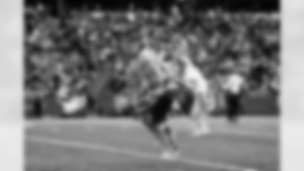 Buffalo Bills vs Tampa Bay Buccaneers, Regular Season, November 16, 2025 at Highmark Stadium.