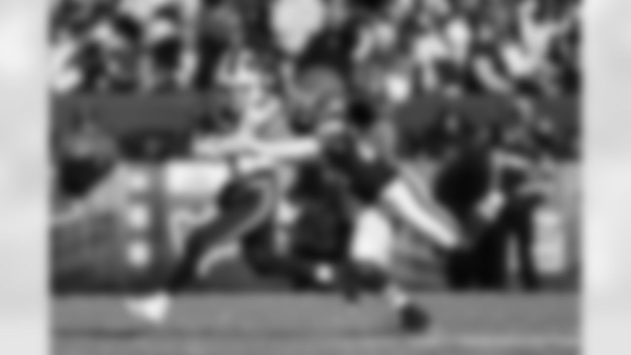 Cleveland Browns vs Buffalo Bills, Regular Season, December 21, 2025 at Huntington Bank Field.