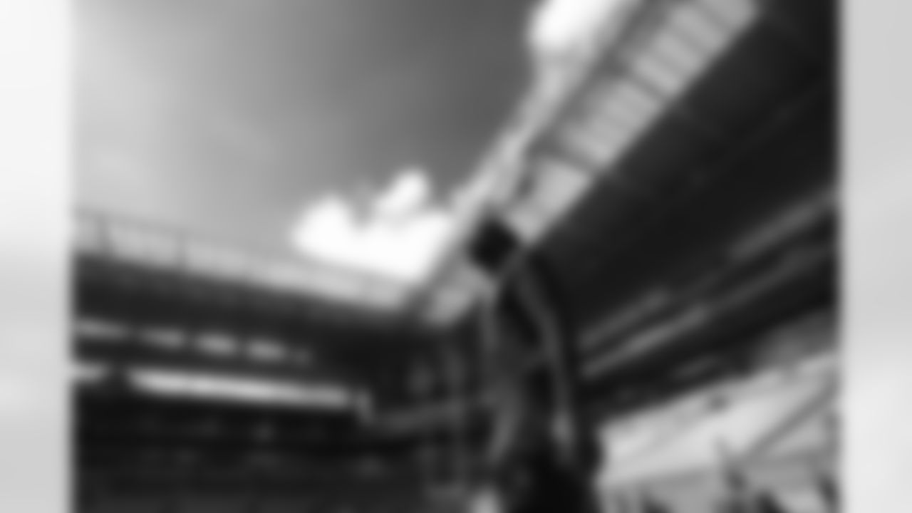 Miami Dolphins vs Buffalo Bills, Regular Season, November 09, 2025 at Hard Rock Stadium.