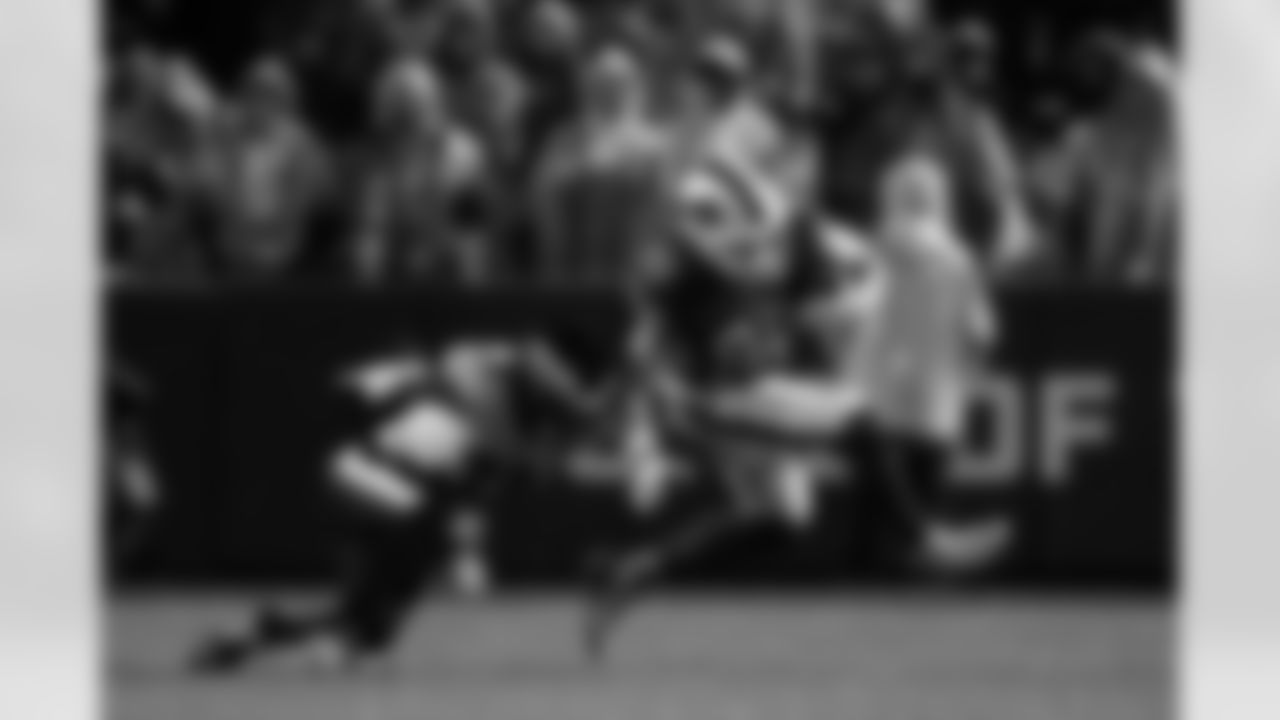 Buffalo Bills vs Philadelphia Eagles, Regular Season, December 28, 2025 at Highmark Stadium.