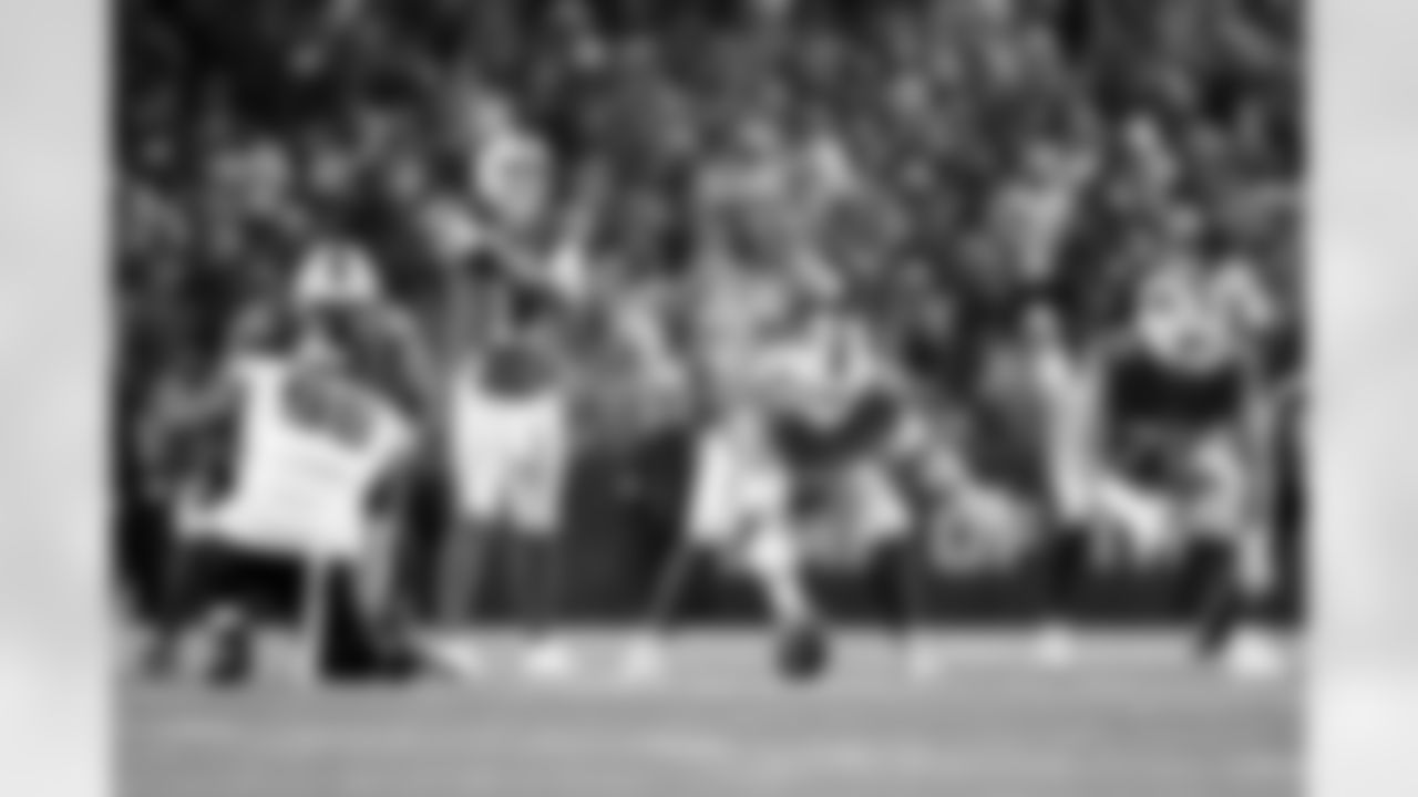 Buffalo Bills vs Philadelphia Eagles, Regular Season, December 28, 2025 at Highmark Stadium.