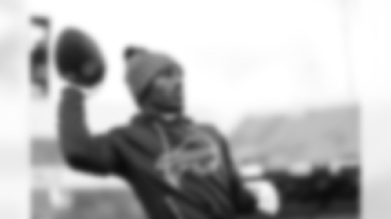 Buffalo Bills vs Tampa Bay Buccaneers, Regular Season, November 16, 2025 at Highmark Stadium.