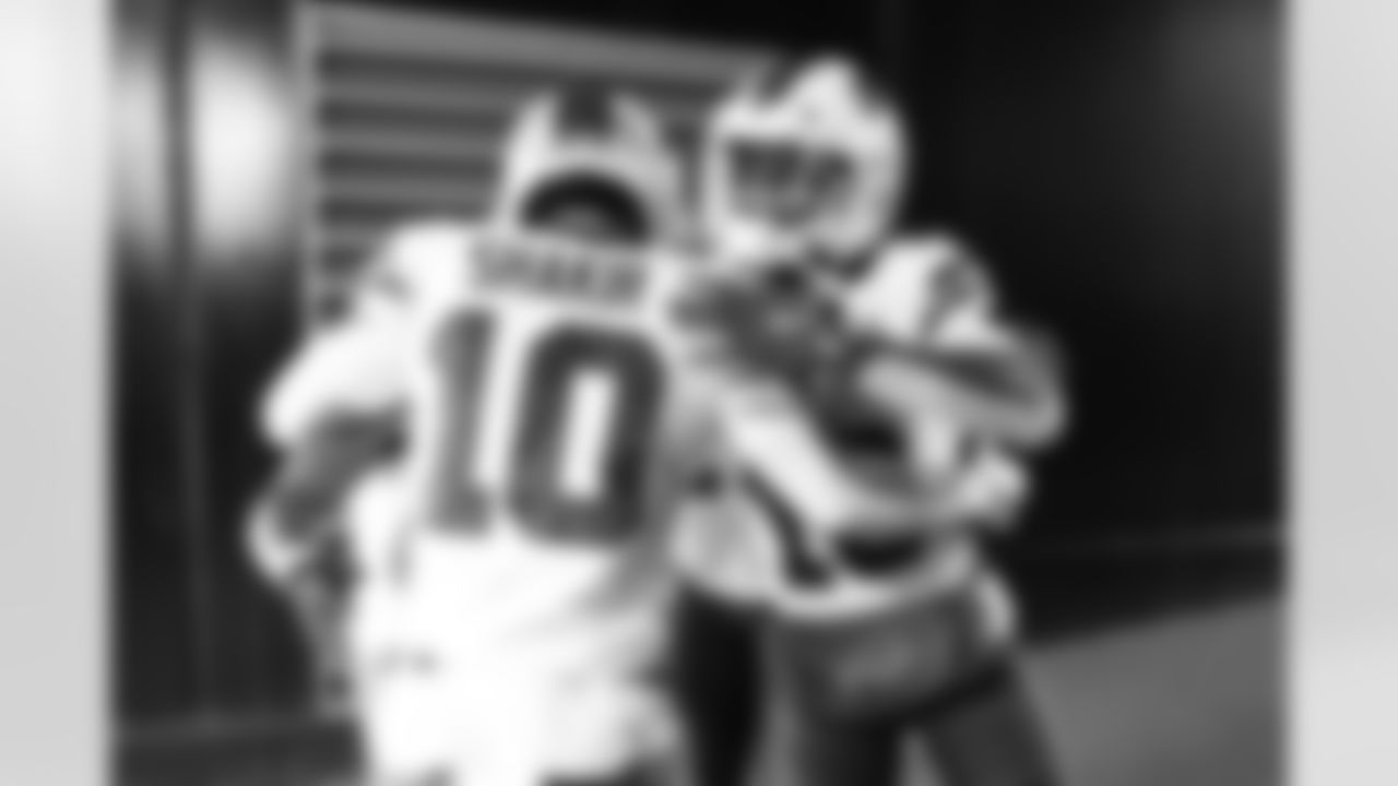 Pittsburgh Steelers vs Buffalo Bills, Regular Season, November 30, 2025 at Acrisure Stadium.