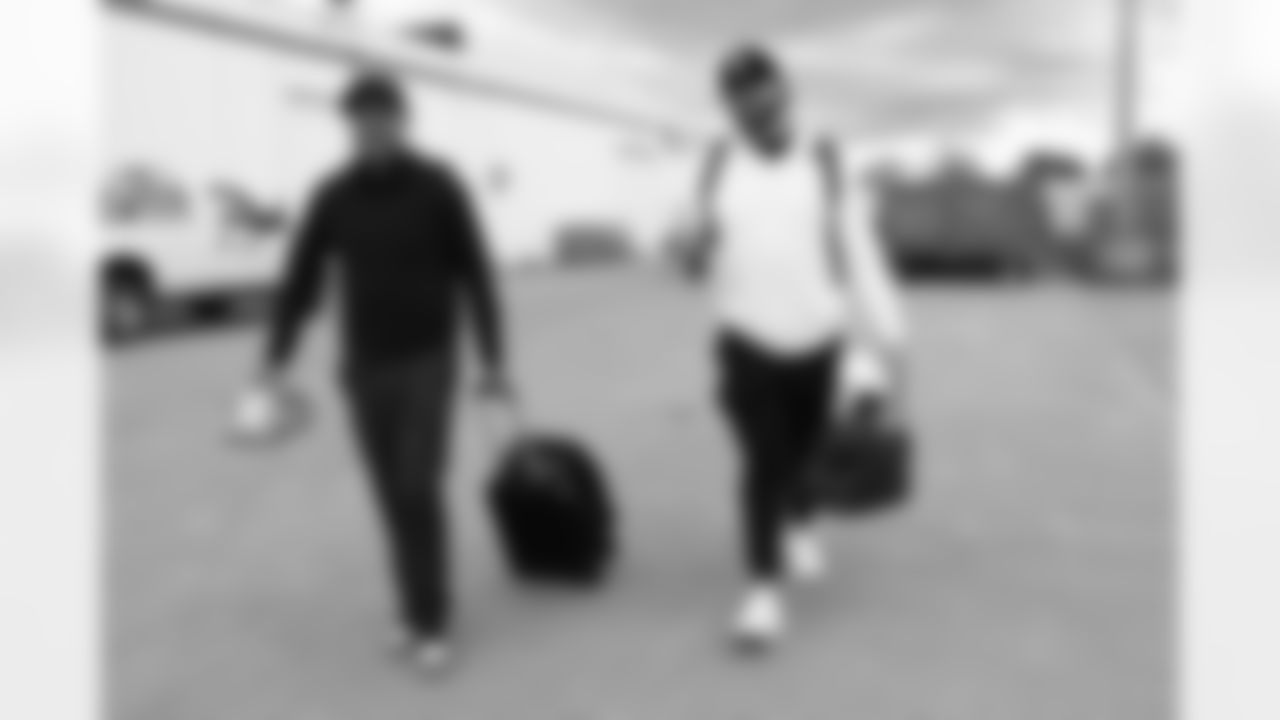 Joe Collins, Dawson Knox (88). Buffalo Bills travel to Carolina, October 25, 2025 at Buffalo Niagara International Airport.