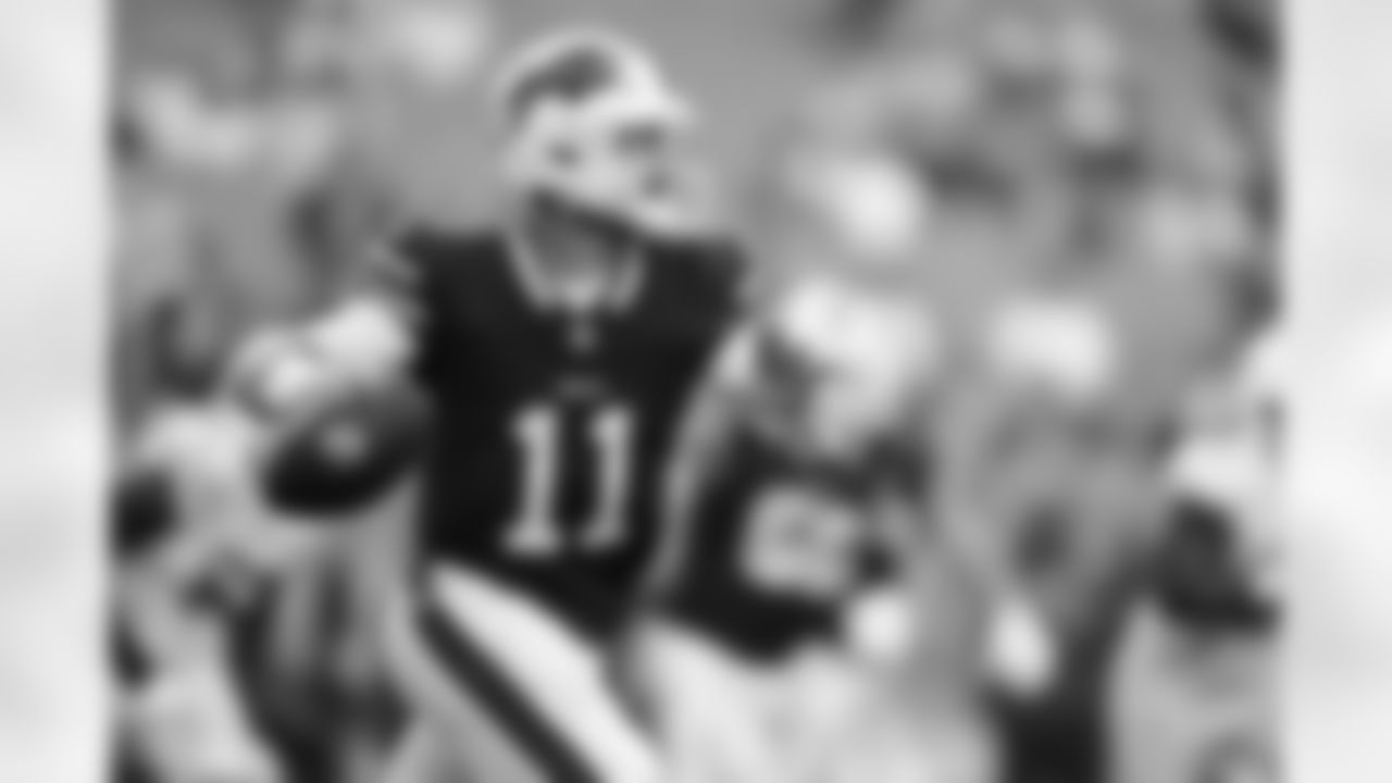 Miami Dolphins vs Buffalo Bills, Regular Season, November 09, 2025 at Hard Rock Stadium.