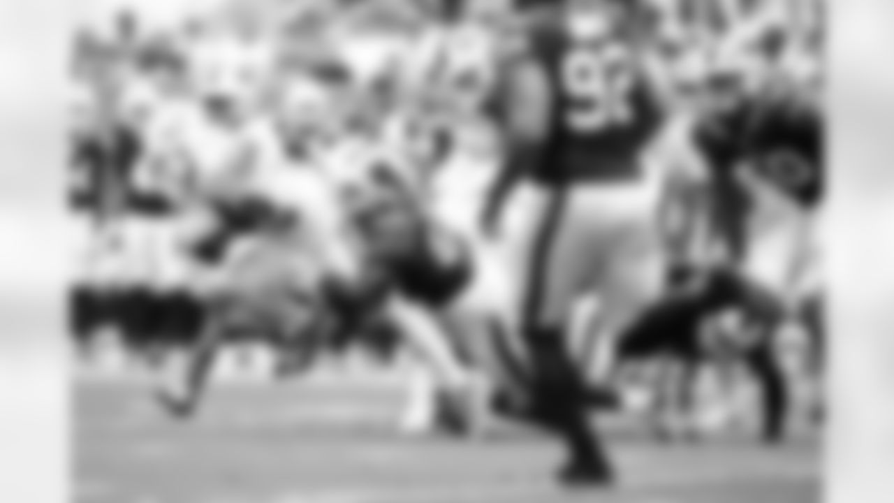 Miami Dolphins vs Buffalo Bills, Regular Season, November 09, 2025 at Hard Rock Stadium.