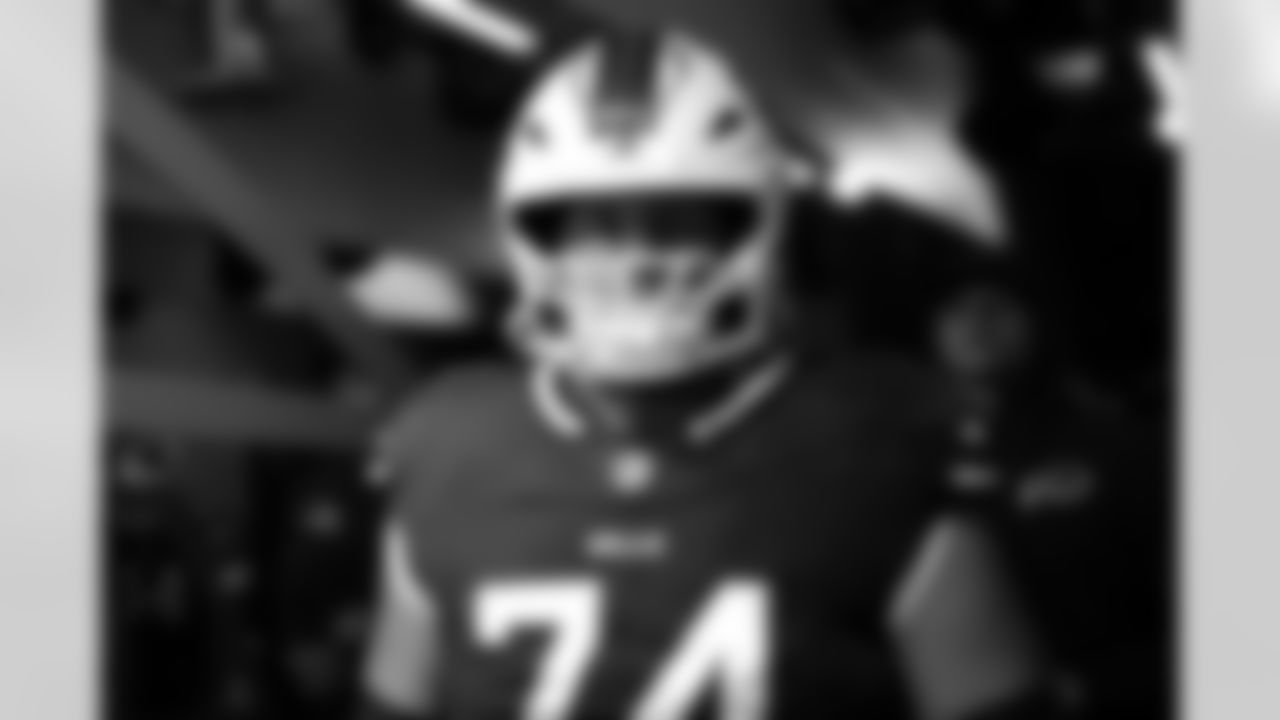 Buffalo Bills vs Miami Dolphins, Regular Season, September 18, 2025 at Highmark Stadium.