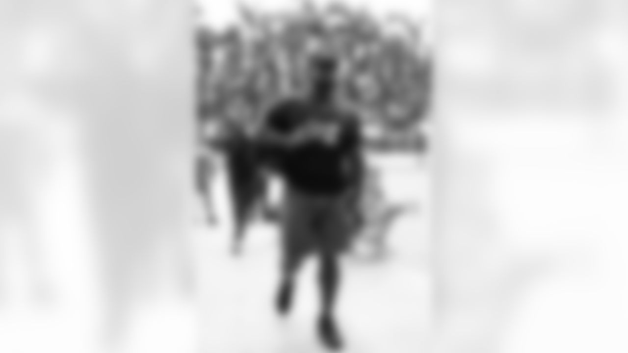 Miami Dolphins vs Buffalo Bills, Regular Season, November 09, 2025 at Hard Rock Stadium.