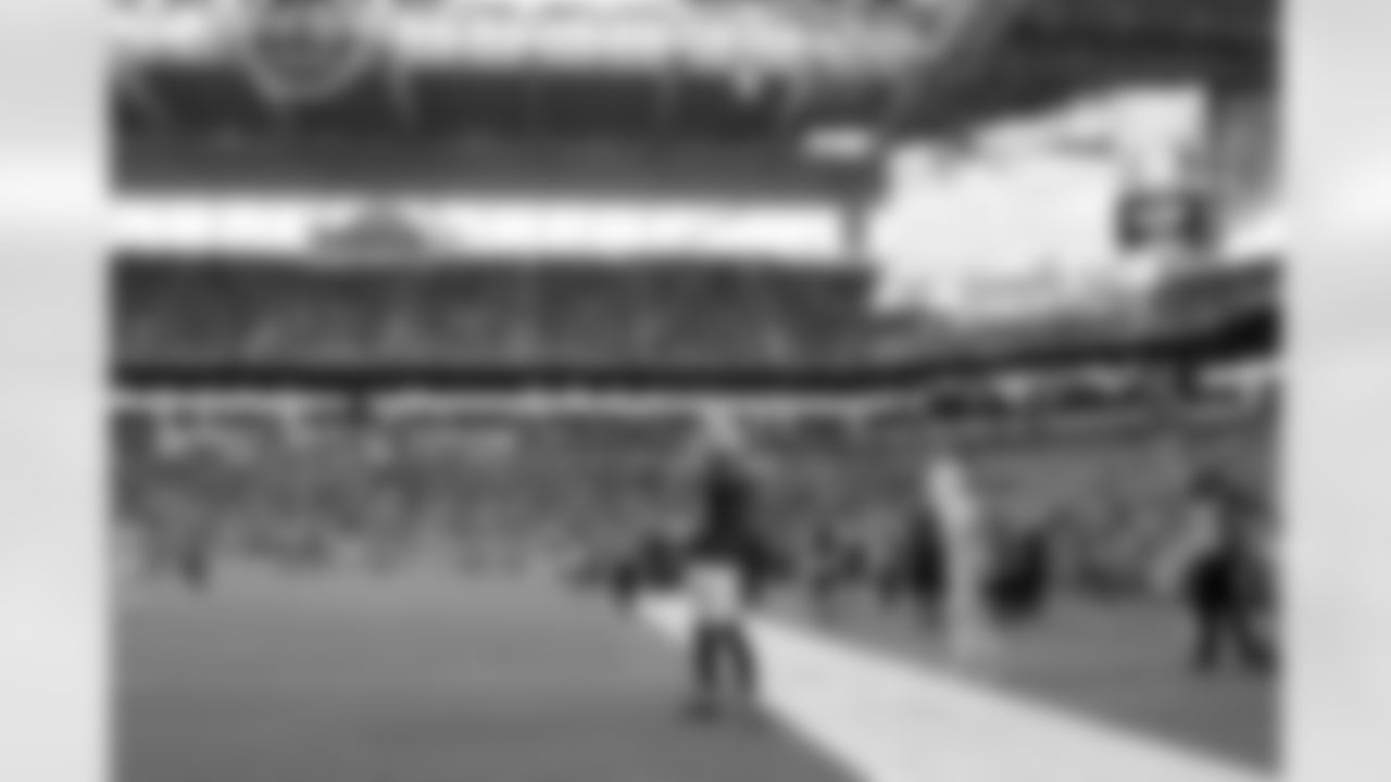 Miami Dolphins vs Buffalo Bills, Regular Season, November 09, 2025 at Hard Rock Stadium.