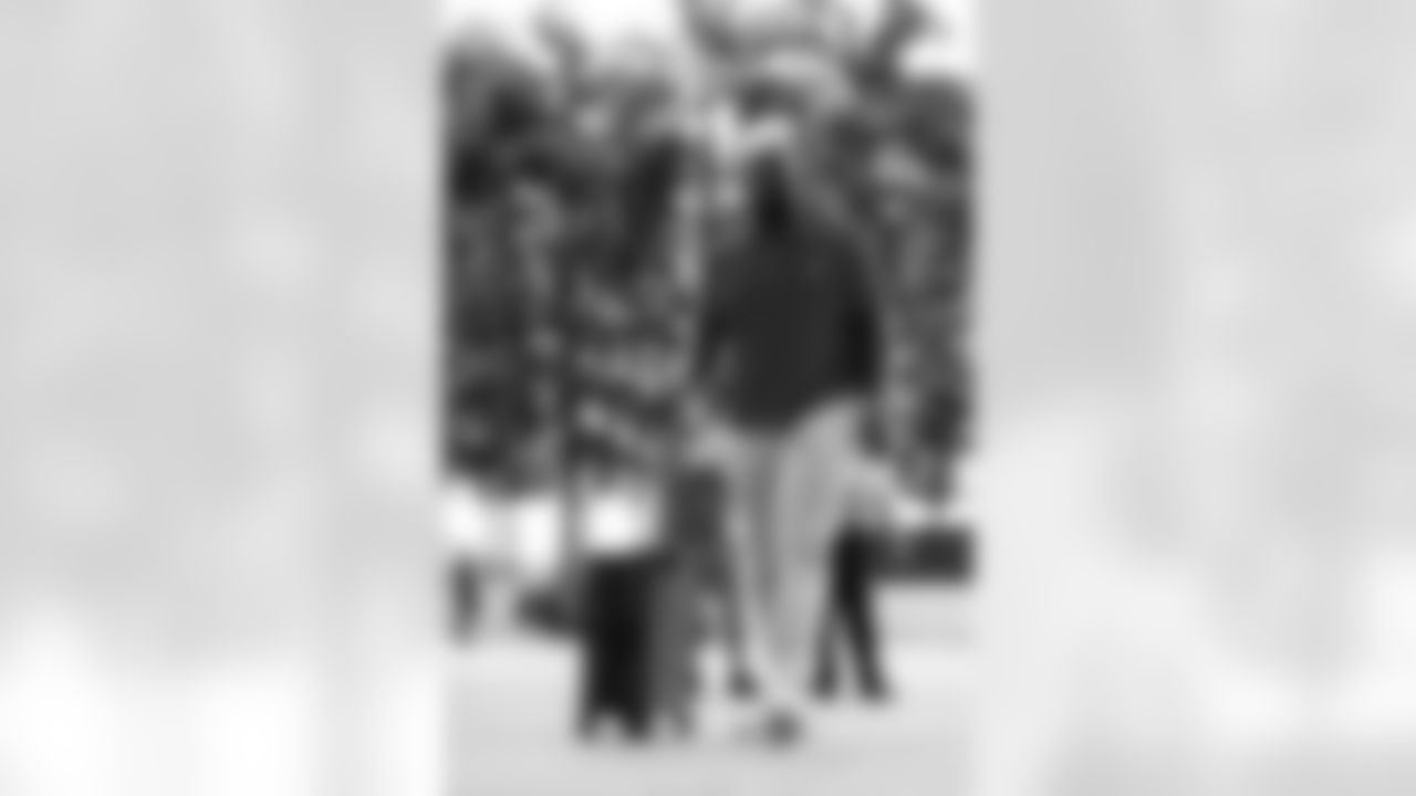 Miami Dolphins vs Buffalo Bills, Regular Season, November 09, 2025 at Hard Rock Stadium.