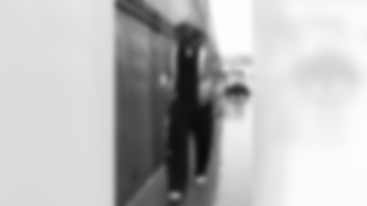 Buffalo Bills vs Philadelphia Eagles, Regular Season, December 28, 2025 at Highmark Stadium.