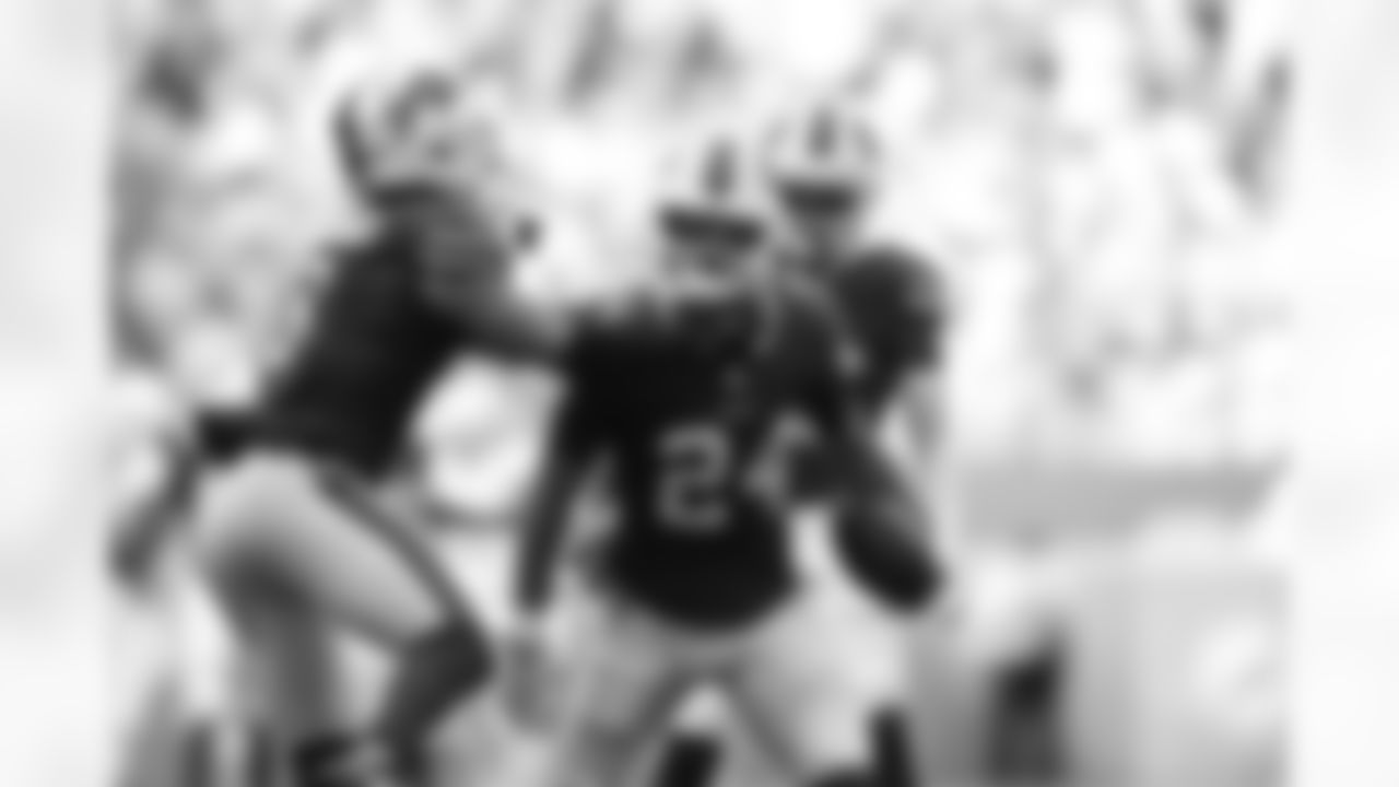 Miami Dolphins vs Buffalo Bills, Regular Season, November 09, 2025 at Hard Rock Stadium.