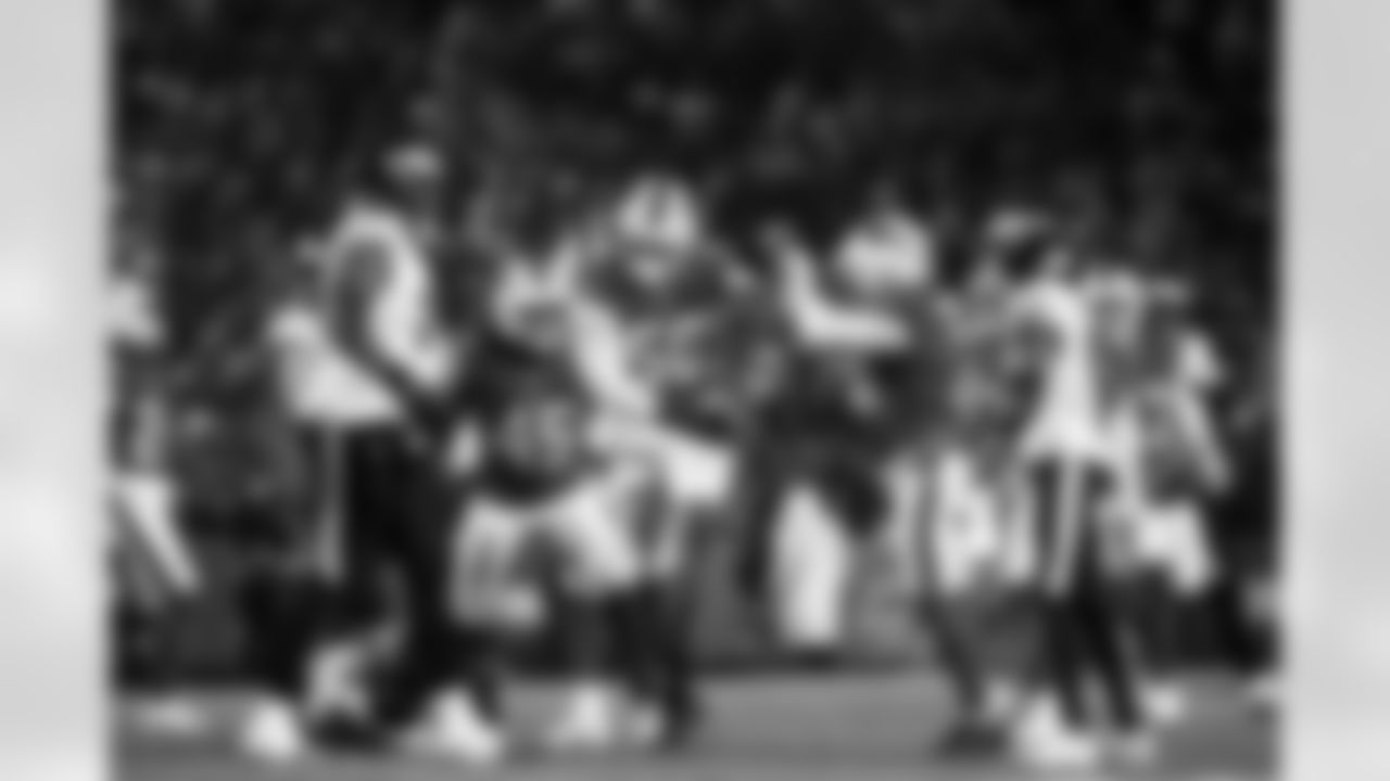 Buffalo Bills vs Philadelphia Eagles, Regular Season, December 28, 2025 at Highmark Stadium.