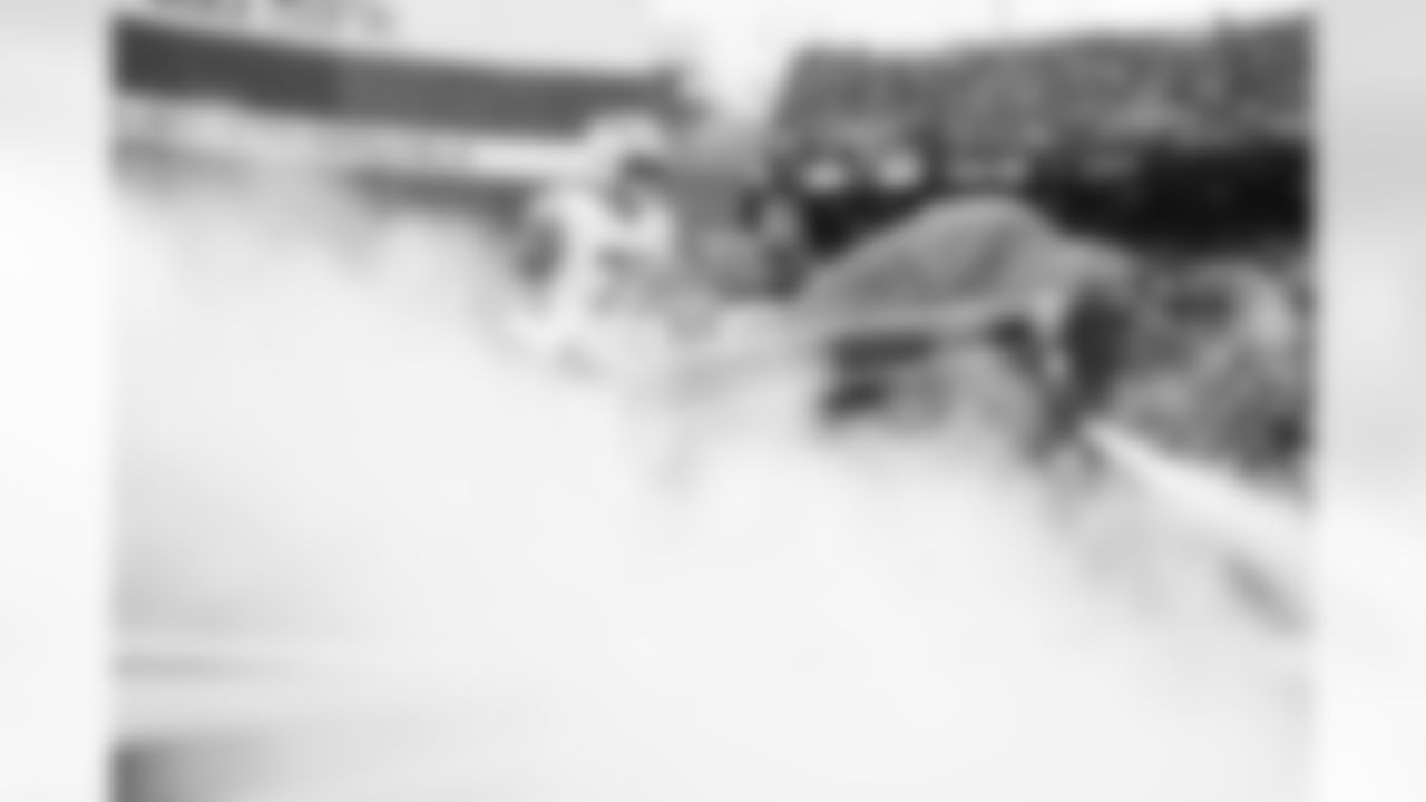 Buffalo Bills vs Tampa Bay Buccaneers, Regular Season, November 16, 2025 at Highmark Stadium.