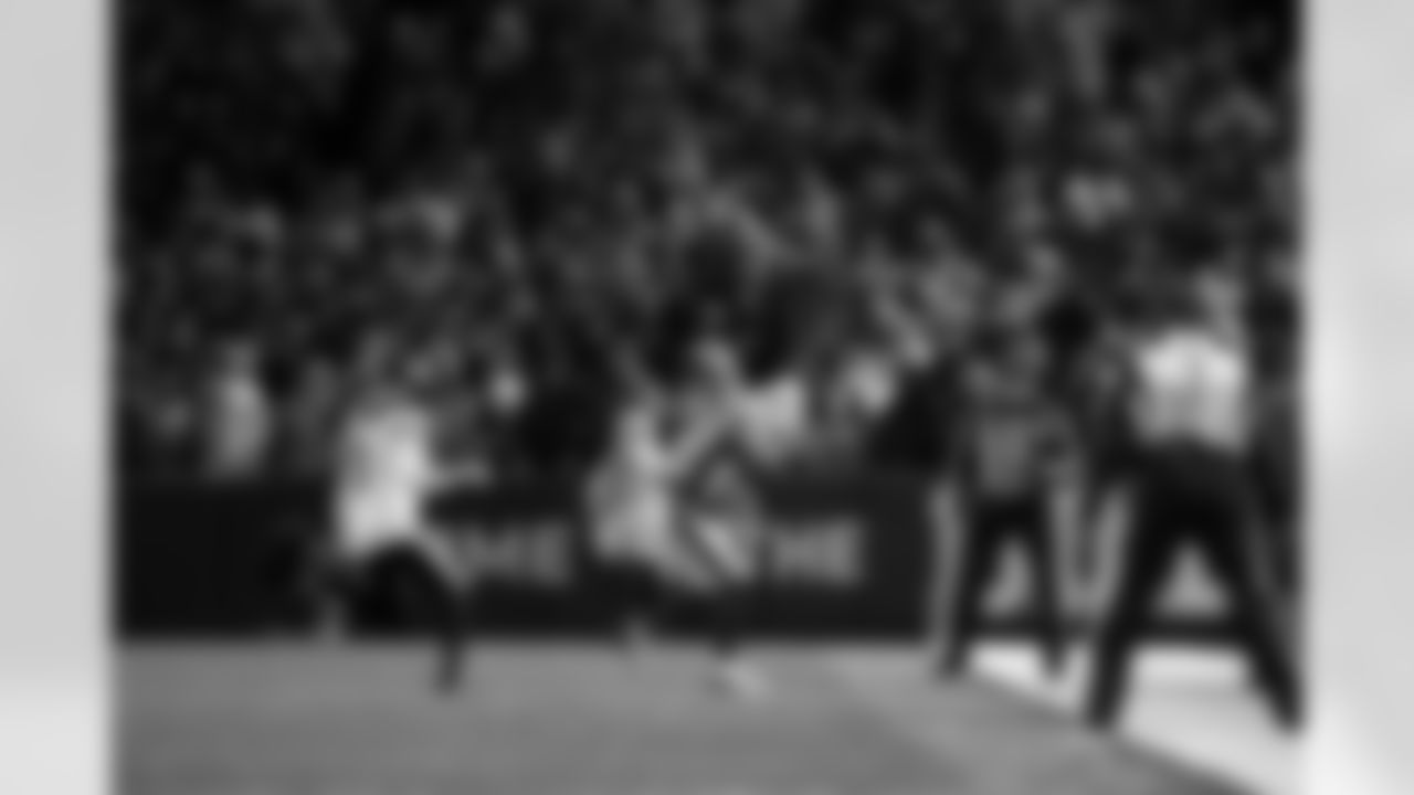 Buffalo Bills vs Philadelphia Eagles, Regular Season, December 28, 2025 at Highmark Stadium.