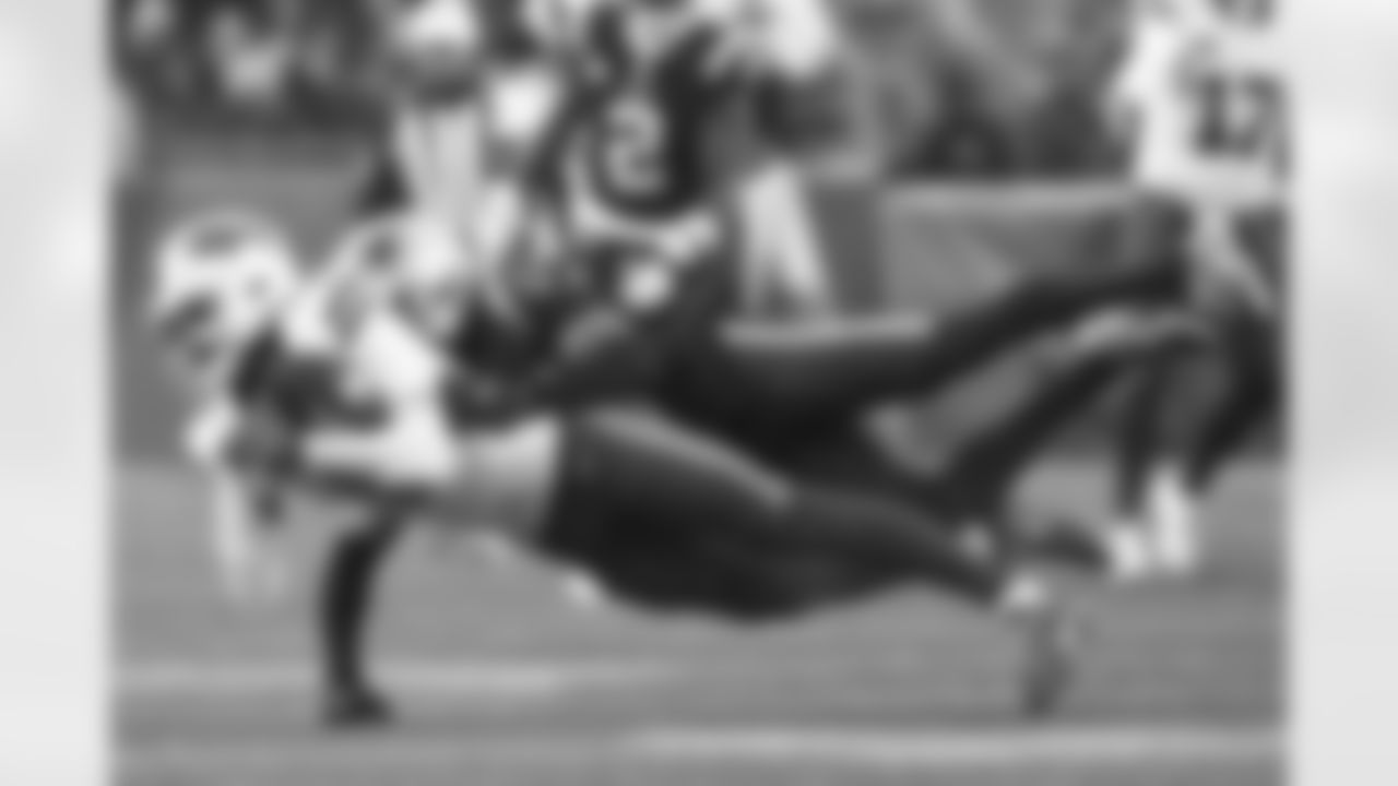 New England Patriots vs Buffalo Bills, Regular Season, December 14, 2025 at Gillette Stadium.