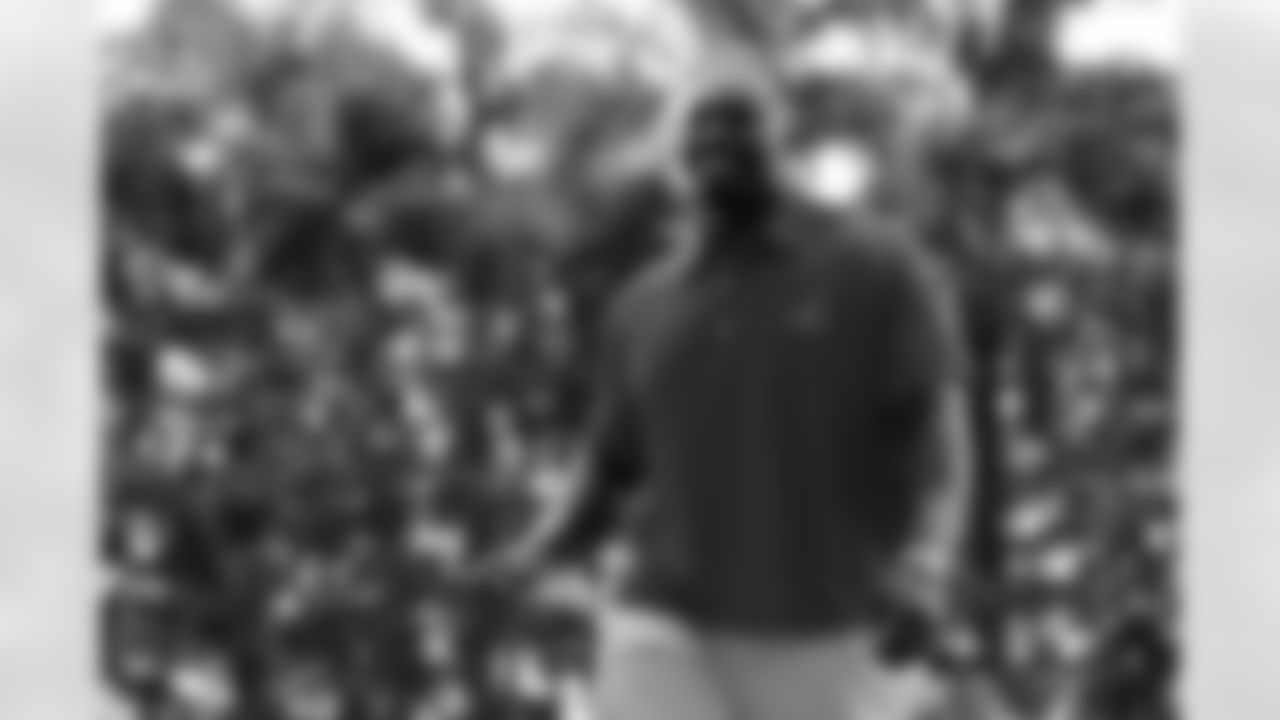 Larry Ogunjobi (99). Miami Dolphins vs Buffalo Bills, Regular Season, November 09, 2025 at Hard Rock Stadium.