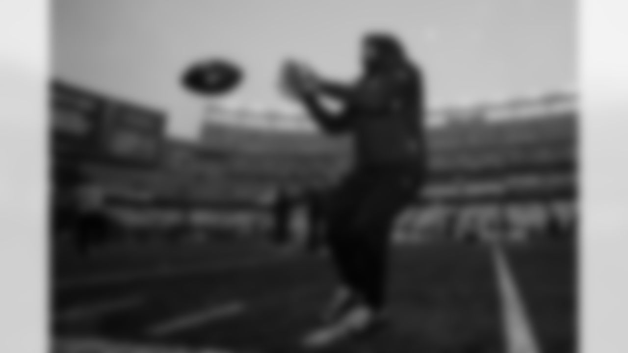 New England Patriots vs Buffalo Bills, Regular Season, December 14, 2025 at Gillette Stadium.