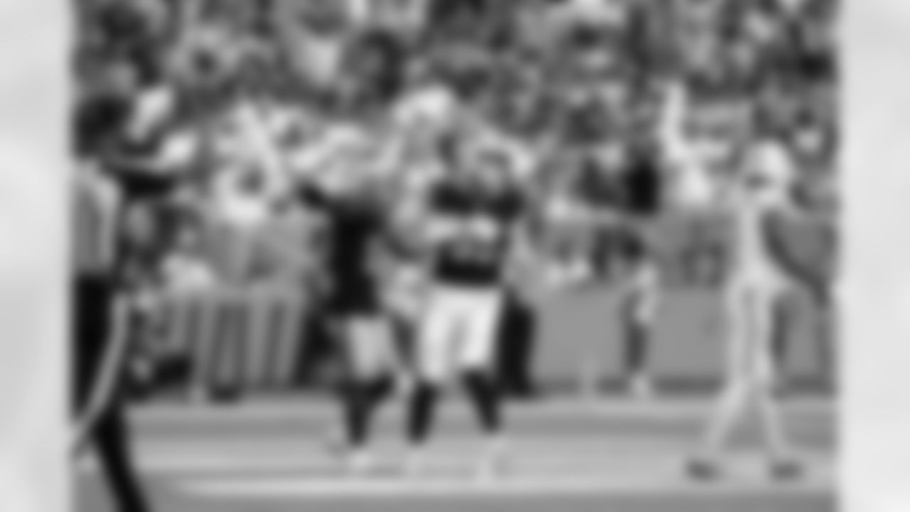 Miami Dolphins vs Buffalo Bills, Regular Season, November 09, 2025 at Hard Rock Stadium.