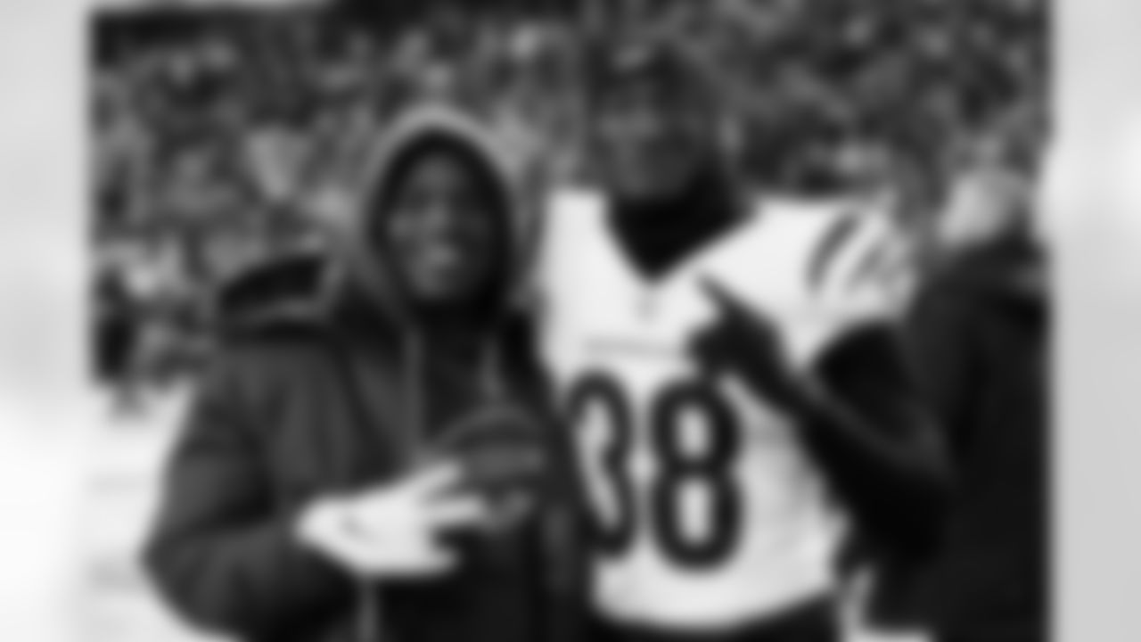 Buffalo Bills vs Cincinnati Bengals, Regular Season, December 07, 2025 at Highmark Stadium.