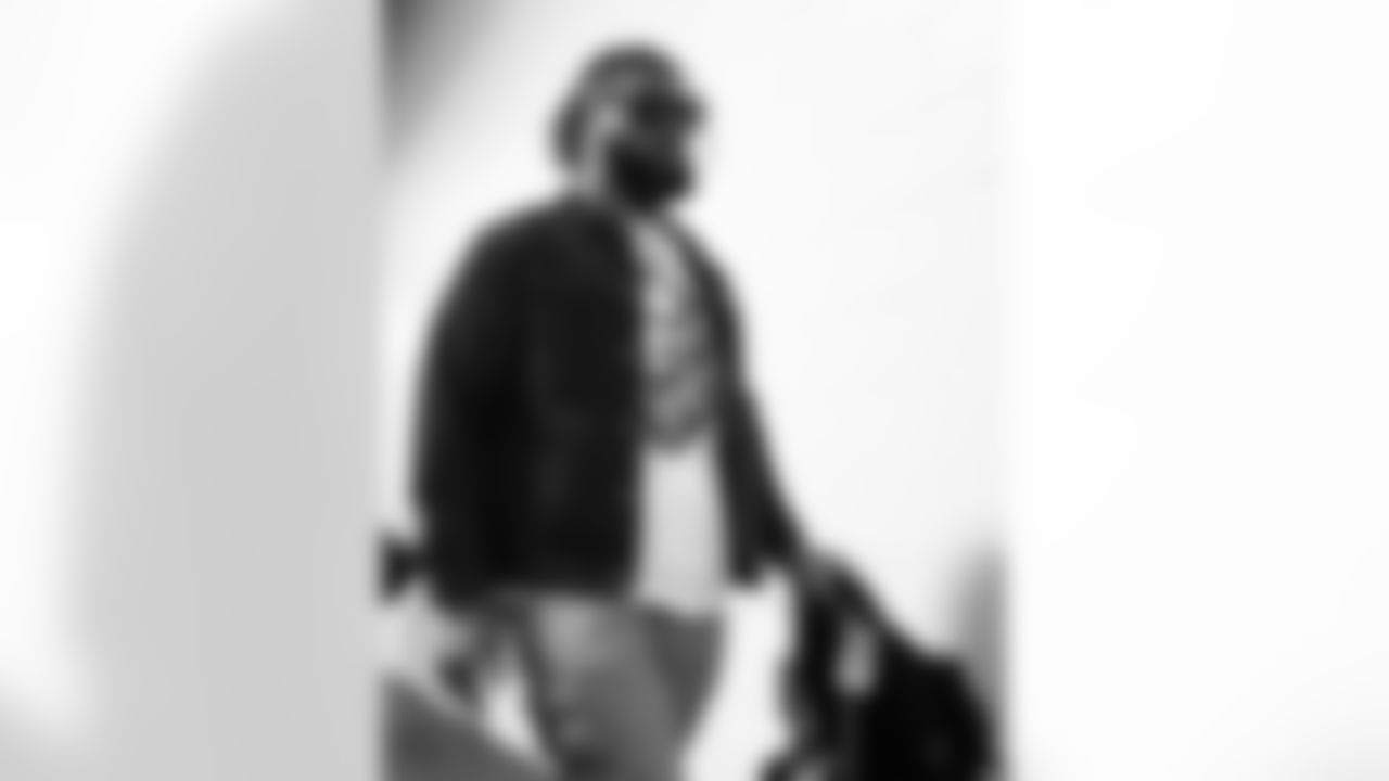 Pittsburgh Steelers vs Buffalo Bills, Regular Season, November 30, 2025 at Acrisure Stadium.