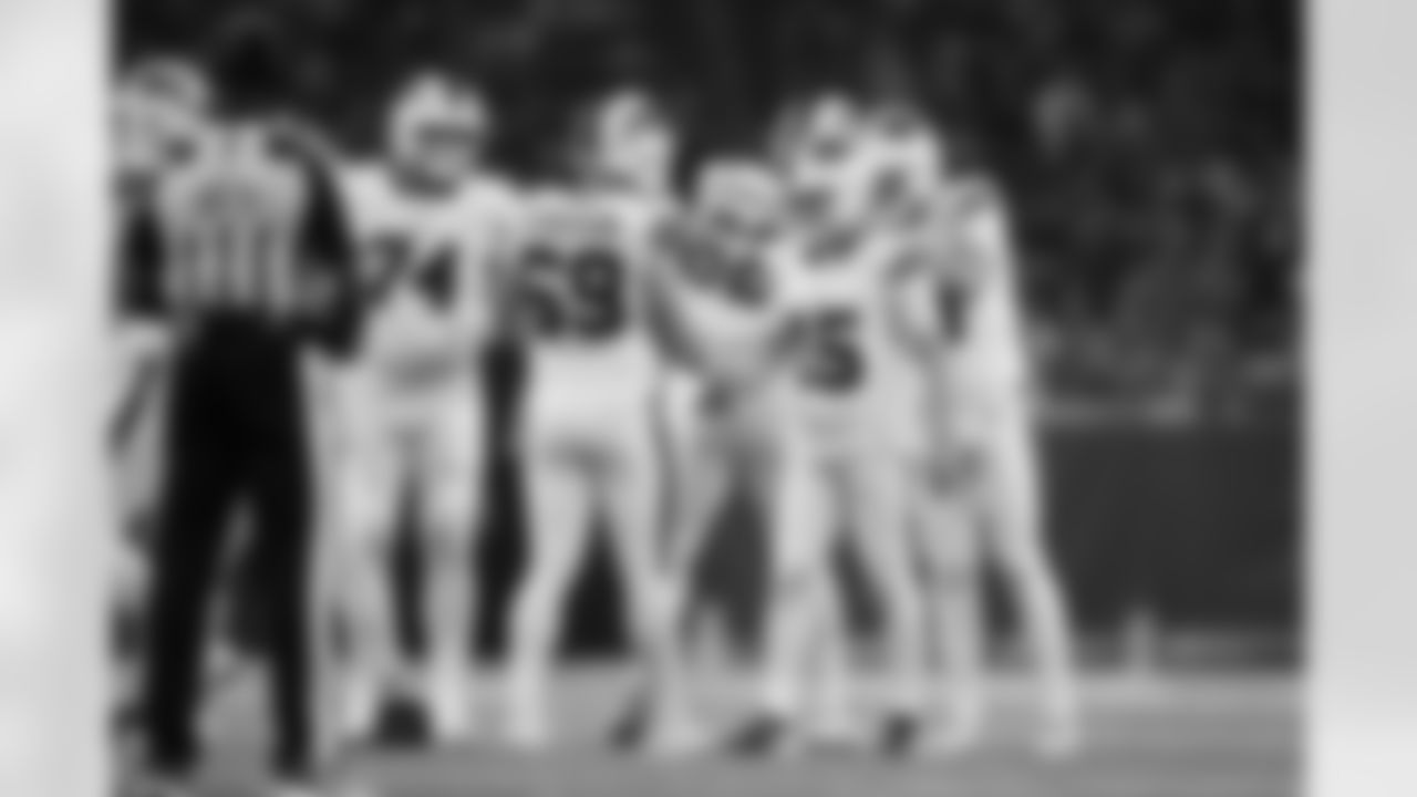 Houston Texans vs Buffalo Bills, Regular Season, November 20, 2025 at NRG Stadium.