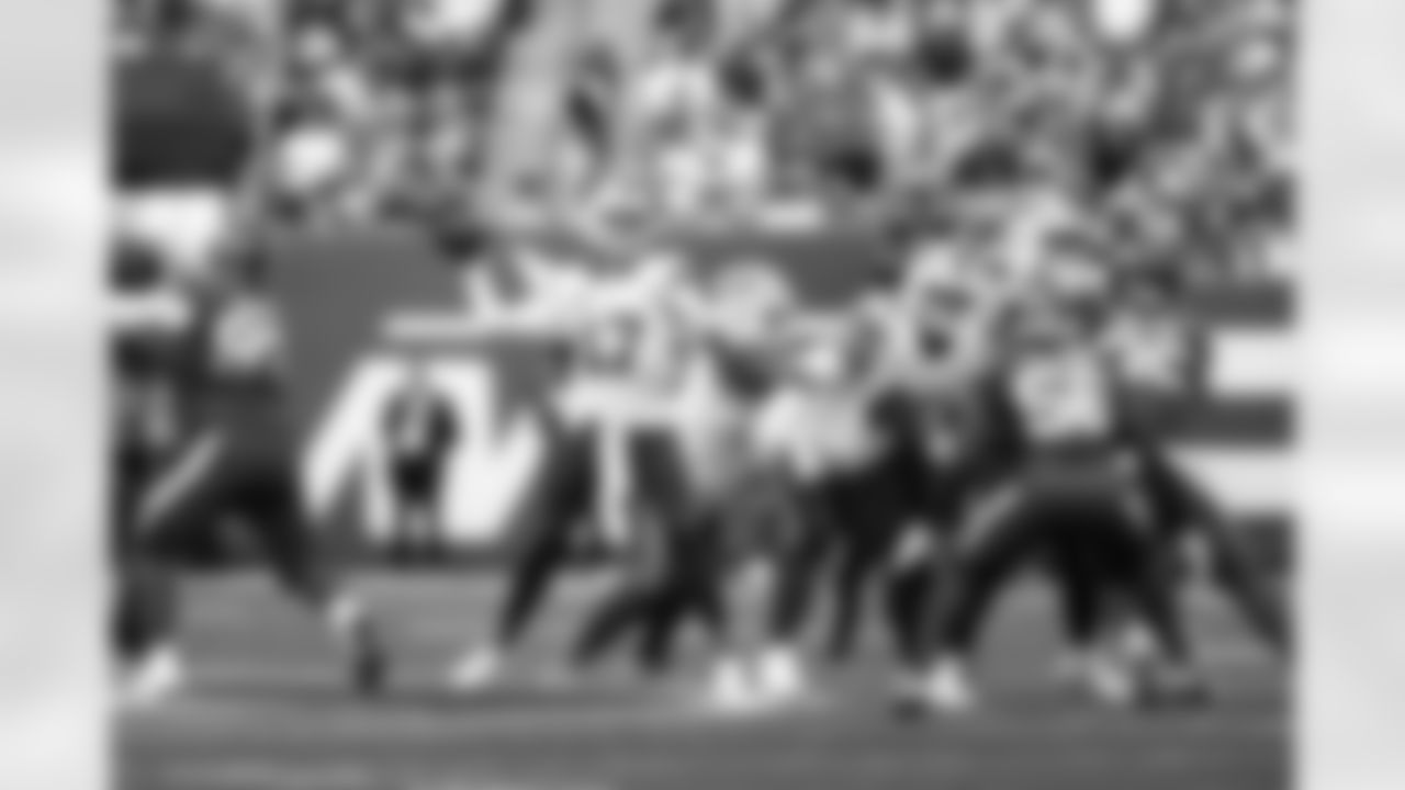 New York Jets vs Buffalo Bills, Regular Season, September 14, 2025 at Metlife Stadium.