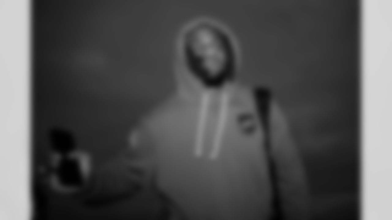 T.J. Sanders (98). Buffalo Bills travel to Pittsburgh, November 29, 2025 at Buffalo Niagara International Airport.