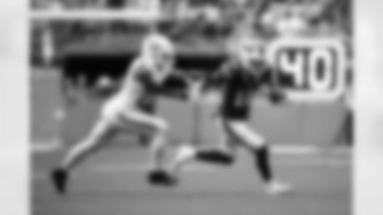 Miami Dolphins vs Buffalo Bills, Regular Season, November 09, 2025 at Hard Rock Stadium.