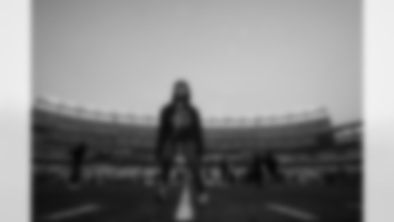 New England Patriots vs Buffalo Bills, Regular Season, December 14, 2025 at Gillette Stadium.