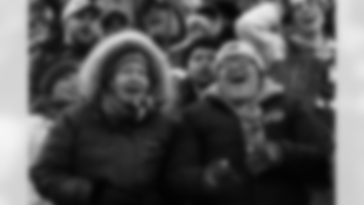 Buffalo Bills vs Tampa Bay Buccaneers, Regular Season, November 16, 2025 at Highmark Stadium.