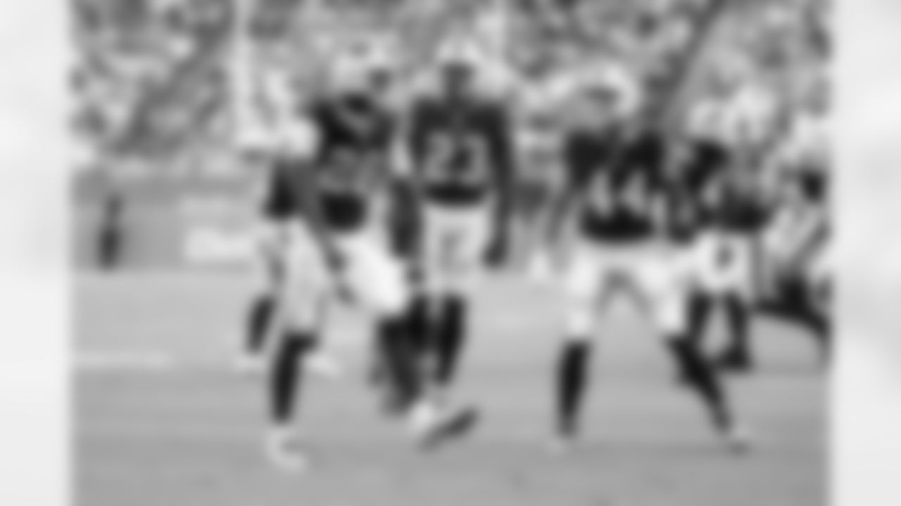 Miami Dolphins vs Buffalo Bills, Regular Season, November 09, 2025 at Hard Rock Stadium.