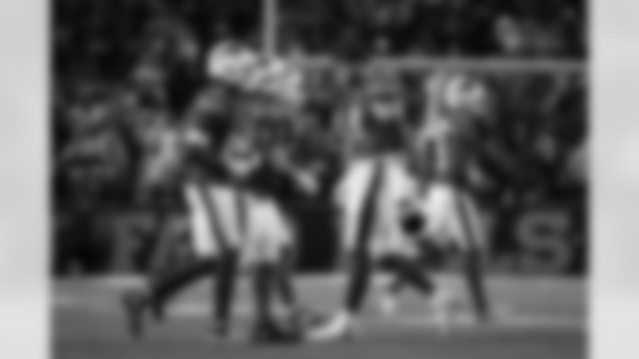 Buffalo Bills vs Philadelphia Eagles, Regular Season, December 28, 2025 at Highmark Stadium.