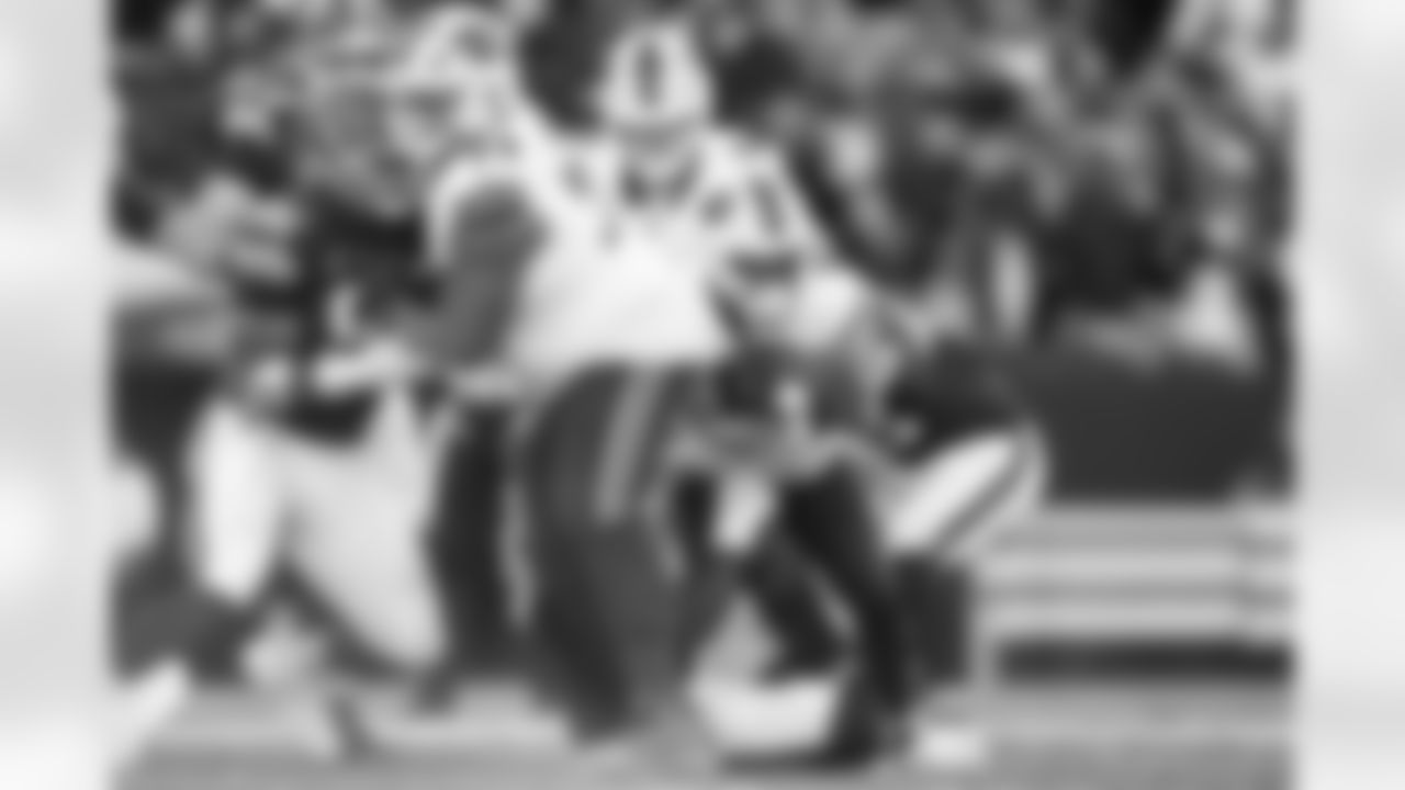 Cleveland Browns vs Buffalo Bills, Regular Season, December 21, 2025 at Huntington Bank Field.