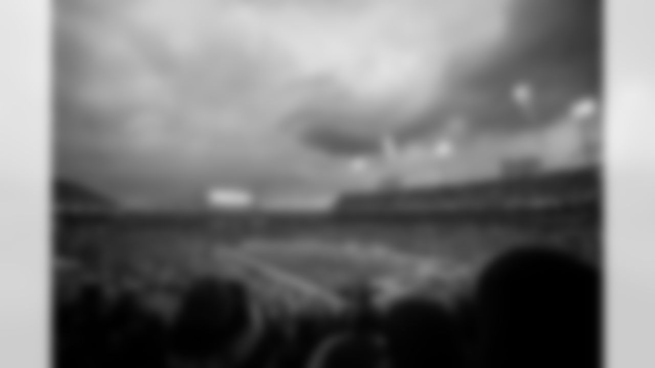 Buffalo Bills vs Tampa Bay Buccaneers, Regular Season, November 16, 2025 at Highmark Stadium.