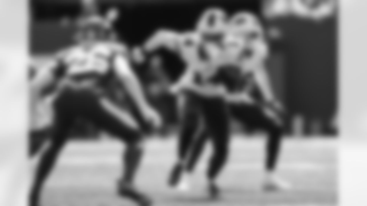 New York Jets vs Buffalo Bills, Regular Season, September 14, 2025 at Metlife Stadium.