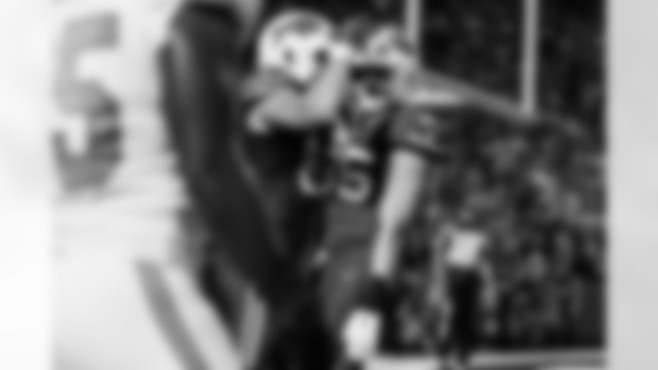Buffalo Bills vs Miami Dolphins, Regular Season, September 18, 2025 at Highmark Stadium.