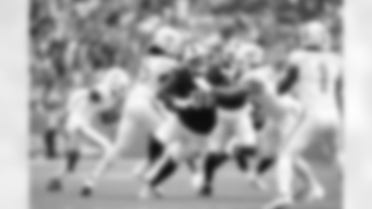 Miami Dolphins vs Buffalo Bills, Regular Season, November 09, 2025 at Hard Rock Stadium.