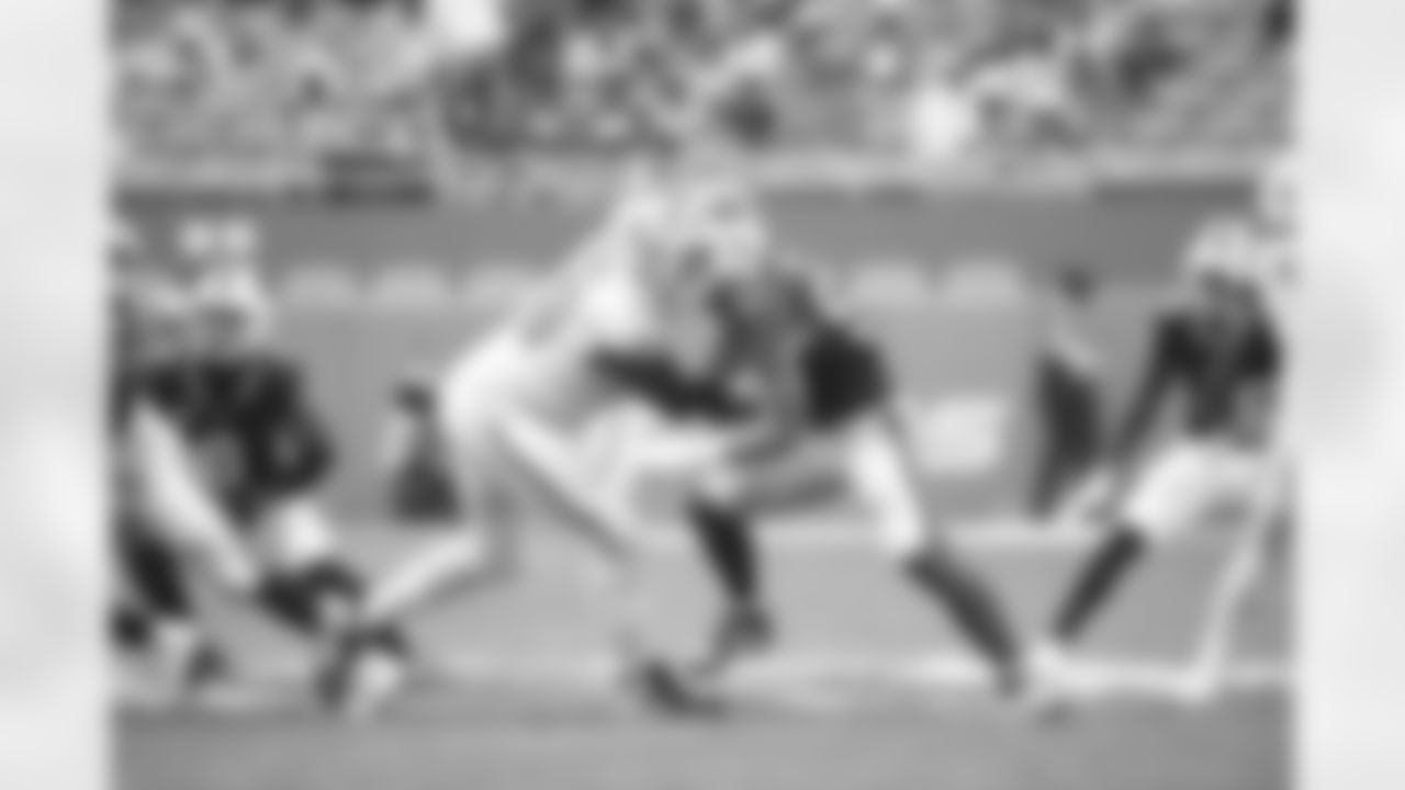 Miami Dolphins vs Buffalo Bills, Regular Season, November 09, 2025 at Hard Rock Stadium.