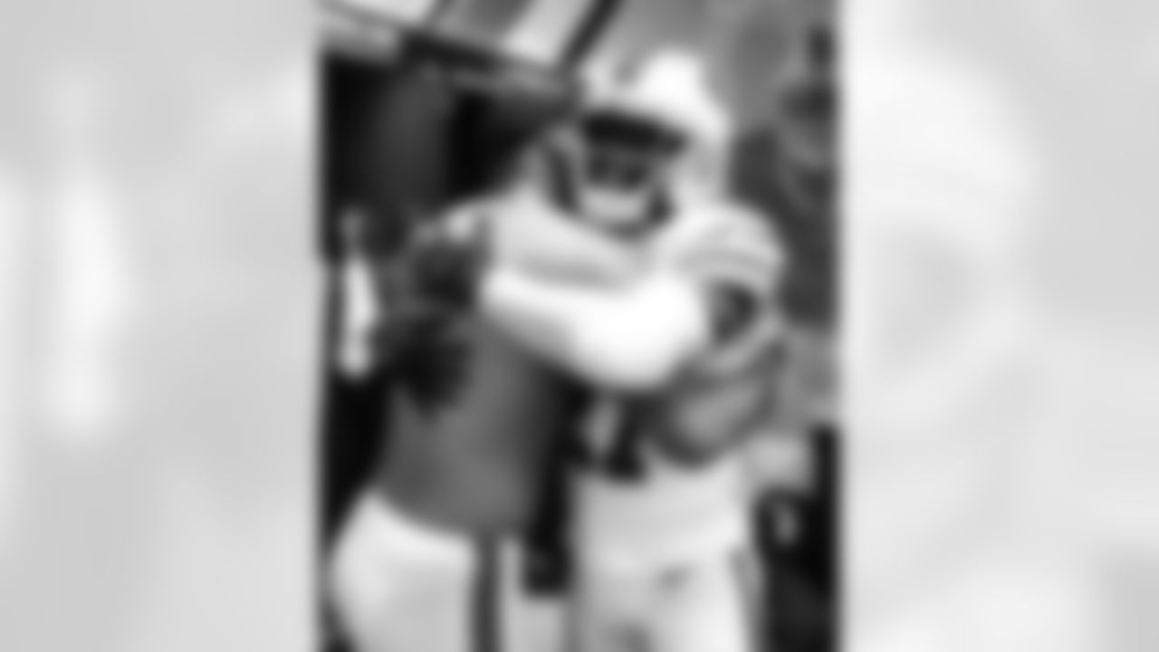 Buffalo Bills vs Tampa Bay Buccaneers, Regular Season, November 16, 2025 at Highmark Stadium.