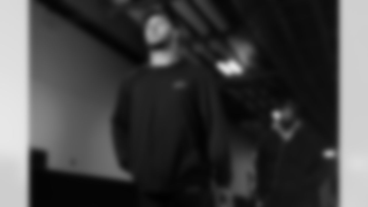 Pittsburgh Steelers vs Buffalo Bills, Regular Season, November 30, 2025 at Acrisure Stadium.