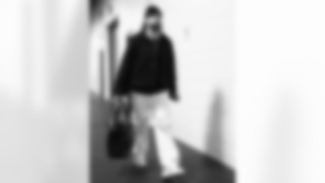 Pittsburgh Steelers vs Buffalo Bills, Regular Season, November 30, 2025 at Acrisure Stadium.